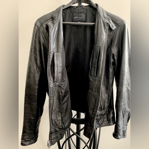 VINTAGE BANANA REPUBLIC BLACK LEATHER MOTO JACKET (L) - Picture 2 of 6